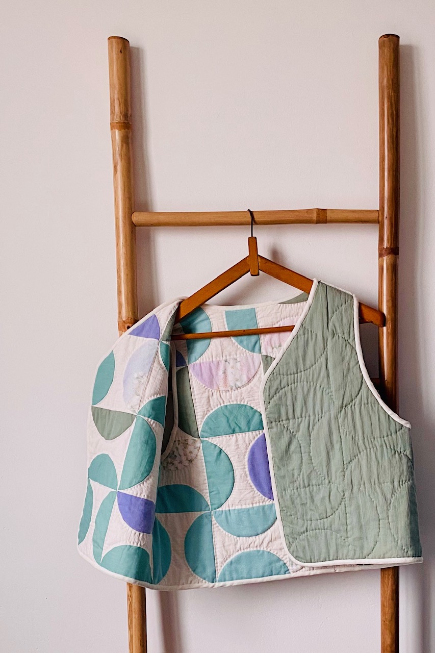 Gilet-berger-patchwork-verts-olleta
